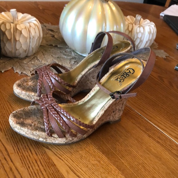 Carlos by Carlos Santana Wedges - Picture 1 of 9